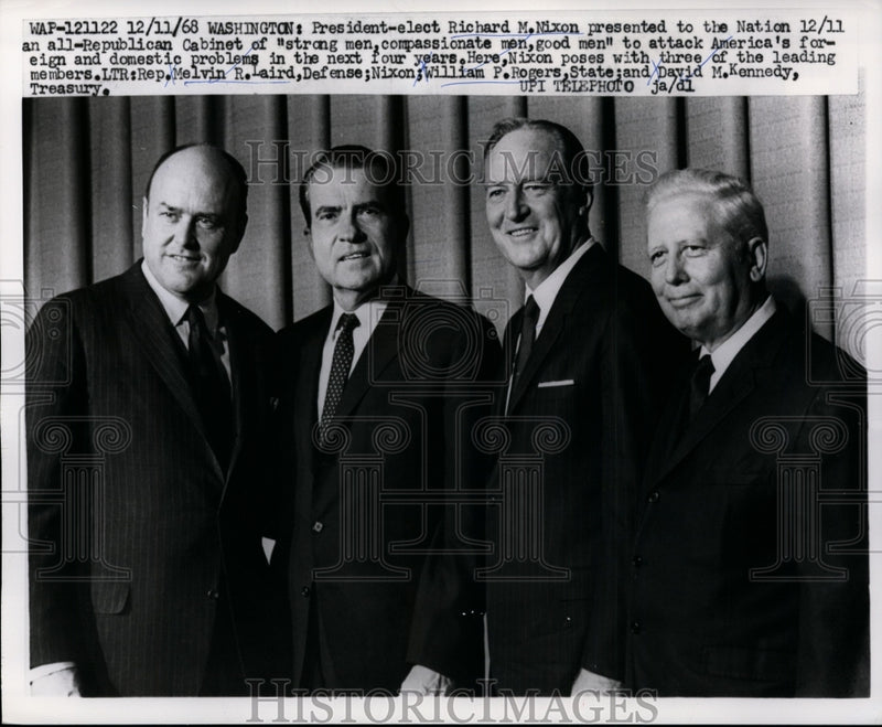 Load image into Gallery viewer, 1968 Press Photo Richard Nixon Poses with Leading Republican Cabinet Members
