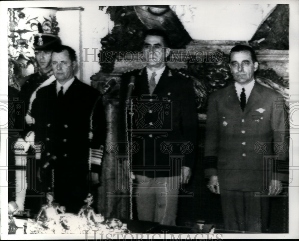 1966 Press Photo Beunos Aires, Argentina Military Junta Deposes Arturo Illia