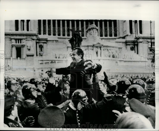 1969 Press Photo President Richard Nixon at Victor Emanuel Monument in Rome