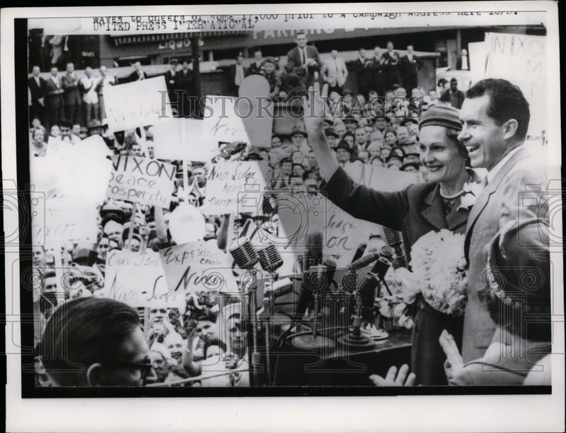 Load image into Gallery viewer, Press Photo Pat and Richard Nixon Wave to Crowds at Campaign Rally - nef28316
