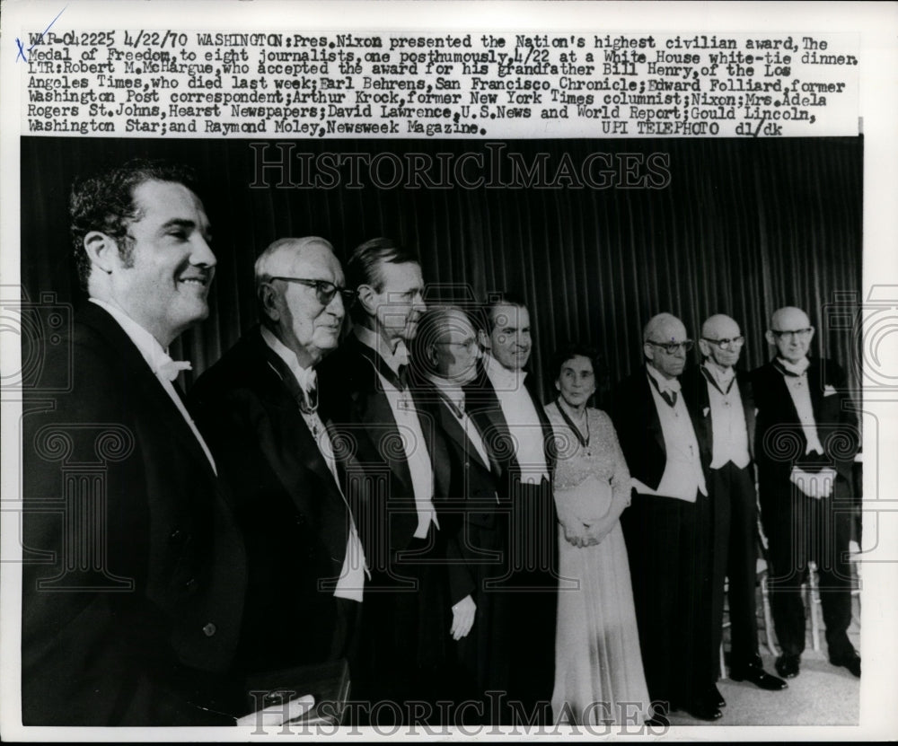 1970 Press Photo Richard Nixon w Medal of Freedom Recipients at White House
