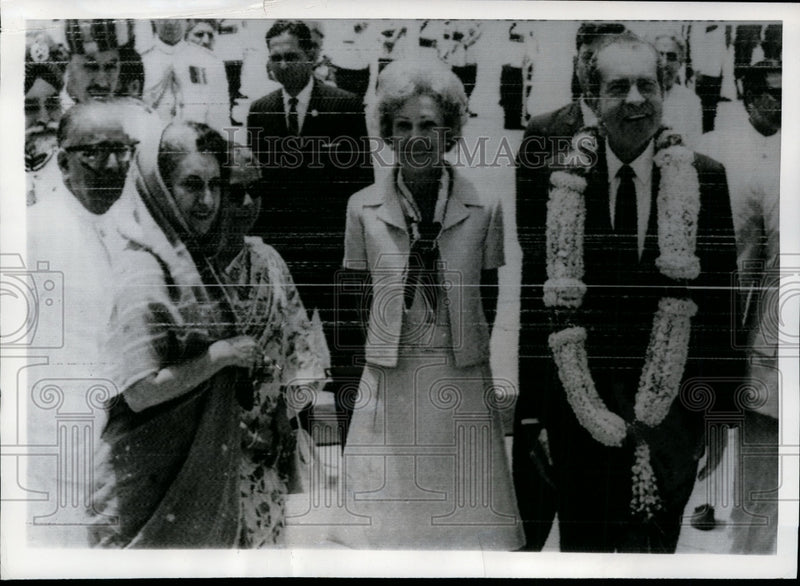 Load image into Gallery viewer, 1969 Press Photo Richard Nixon, Wife Pat, Indira Gandhi in New Dehli, India
