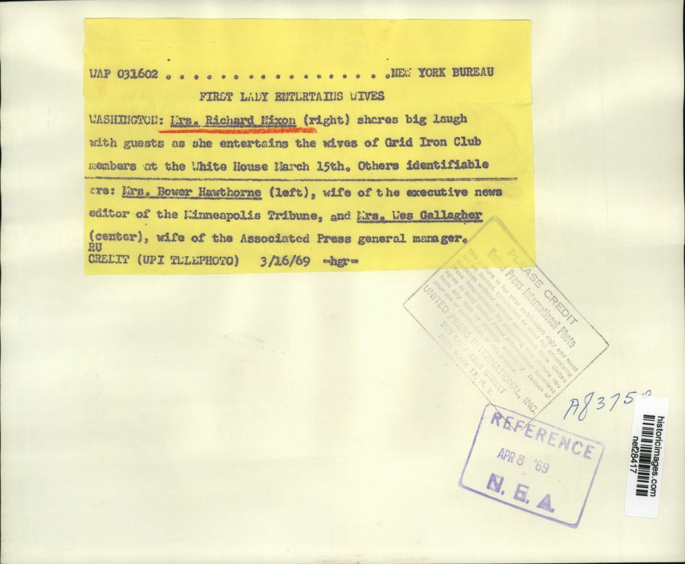 1969 Press Photo Mrs Richard Nixon Entertains Guest at Grid Iron Club Luncheon