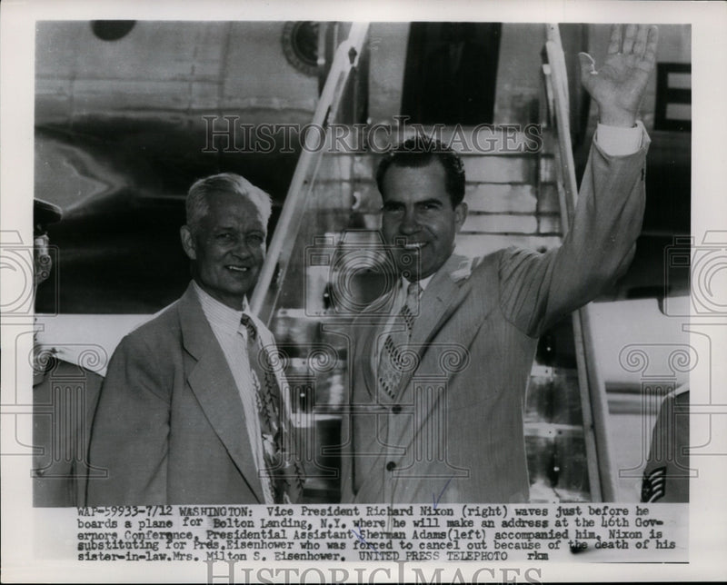 Load image into Gallery viewer, 1954 Press Photo Vice President Nixon waves before he boards a plane to New York

