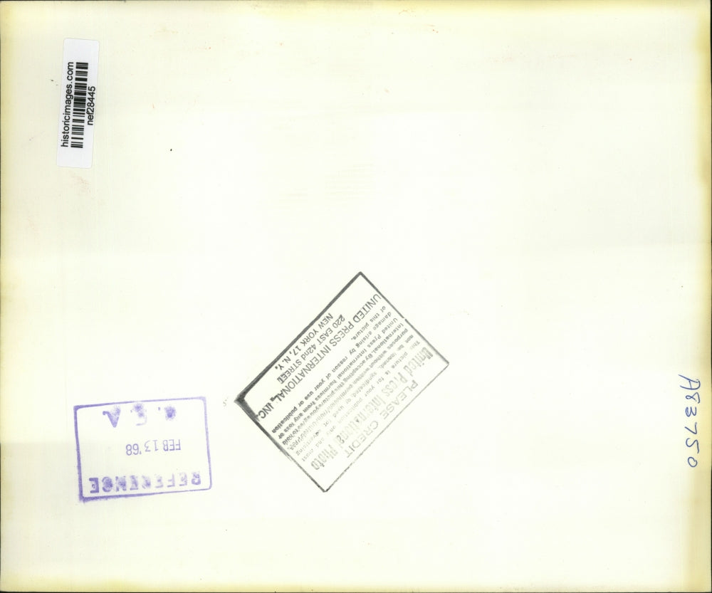 1968 Press Photo John Love laughing with Richard Nixon during a meeting