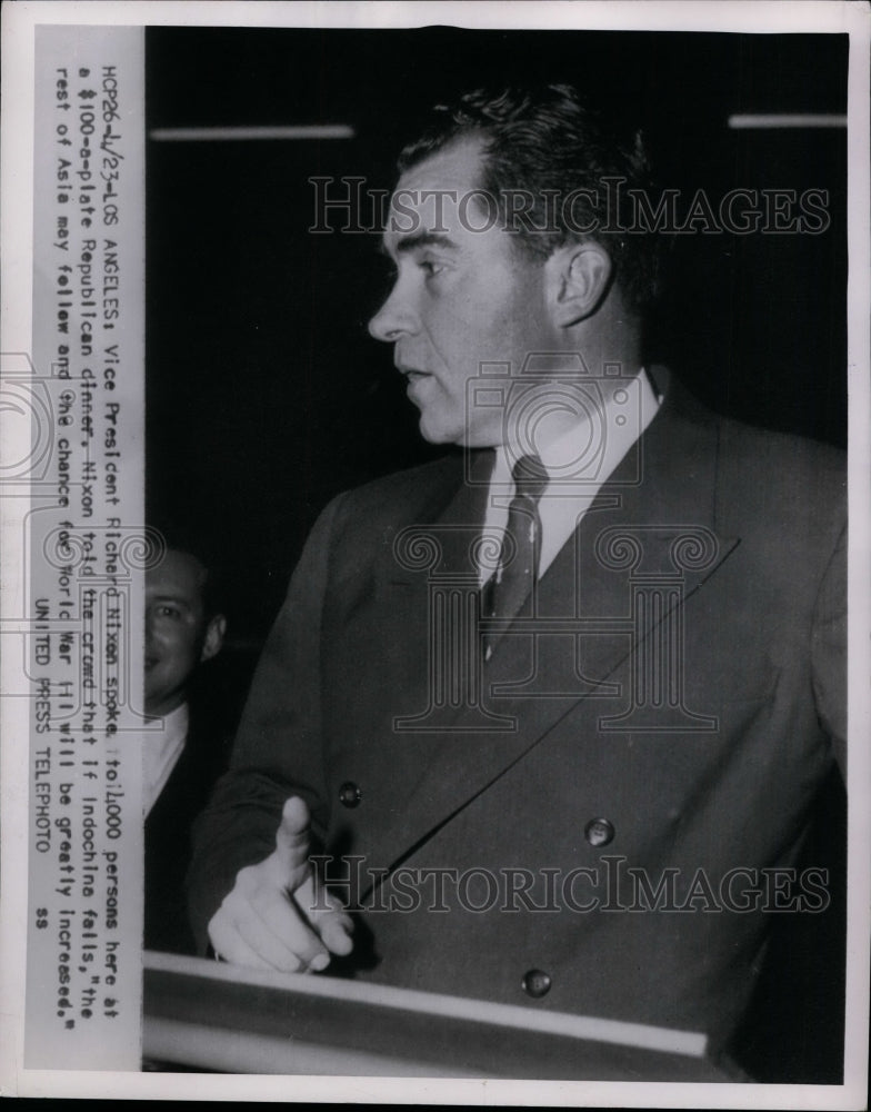 Load image into Gallery viewer, 1954 Press Photo Richard Nixon Speaking at Republican Dinner in Los Angeles
