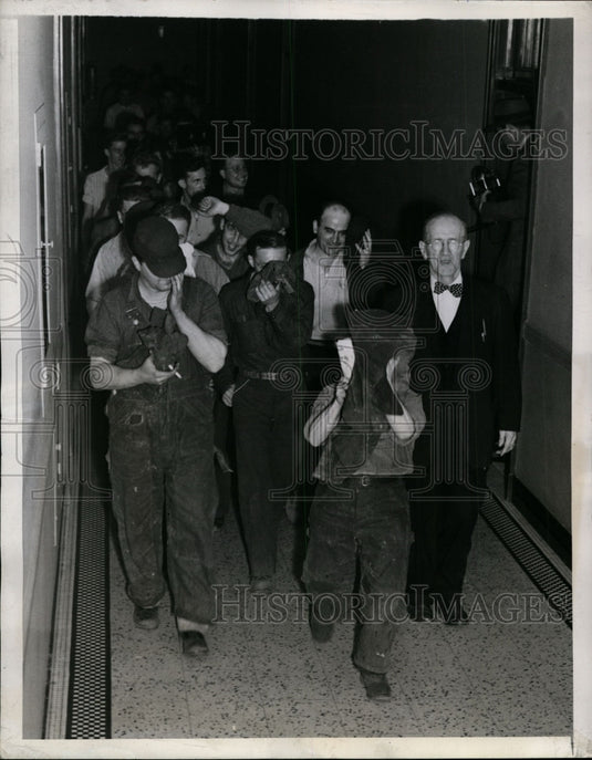 1944 Press Photo 100 Shipyard Workers of Bethlehem charged with Fraud