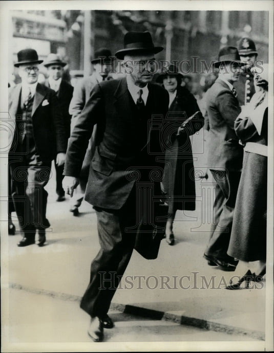 1935 Press Photo Sir John Simon at house of Commons, London - nef28605