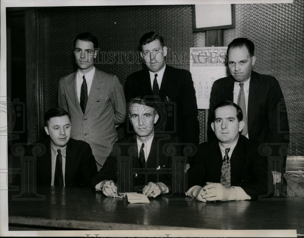 1934 Press Photo Chicago Motor Coach Company Representatives Calling Strike