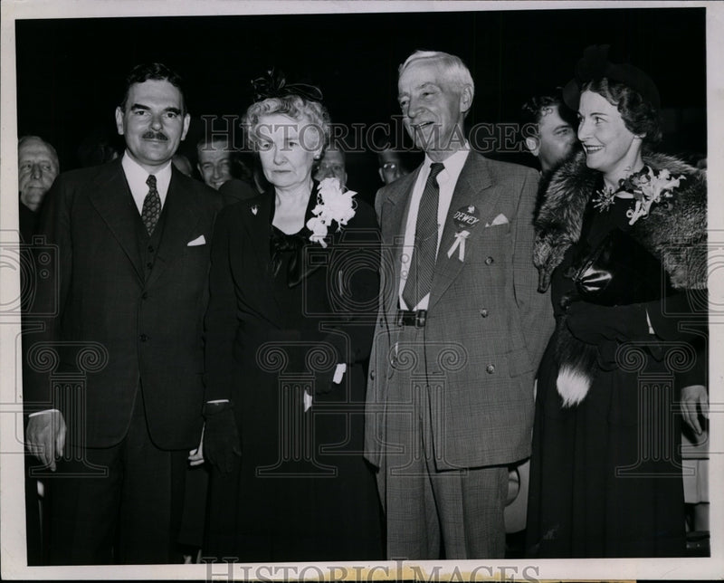 Load image into Gallery viewer, 1944 Press Photo Mr and Mrs Thomas Dewey in Oklahoma City for Campaign Tour
