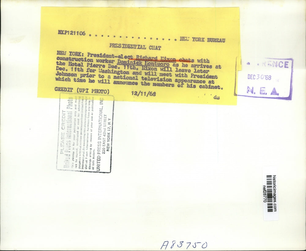 1968 Press Photo Richard Nixon with Contruction Worker Dominick Nontuoro, NY