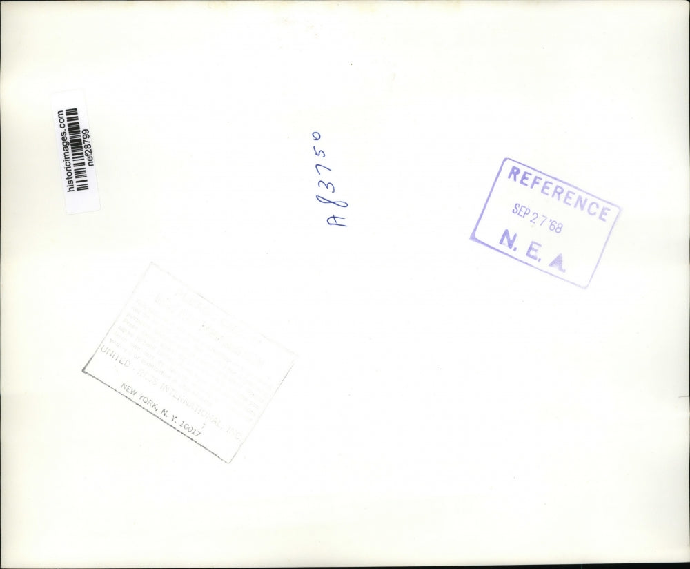 1968 Press Photo GOP Candidate Nixon Greeting Korean Children's Choir in Peoria