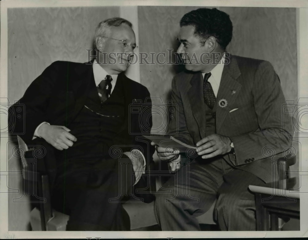 1936 Press Photo Gov. Alfred M.Landon and C. Wayland Brooks meet in Chicago