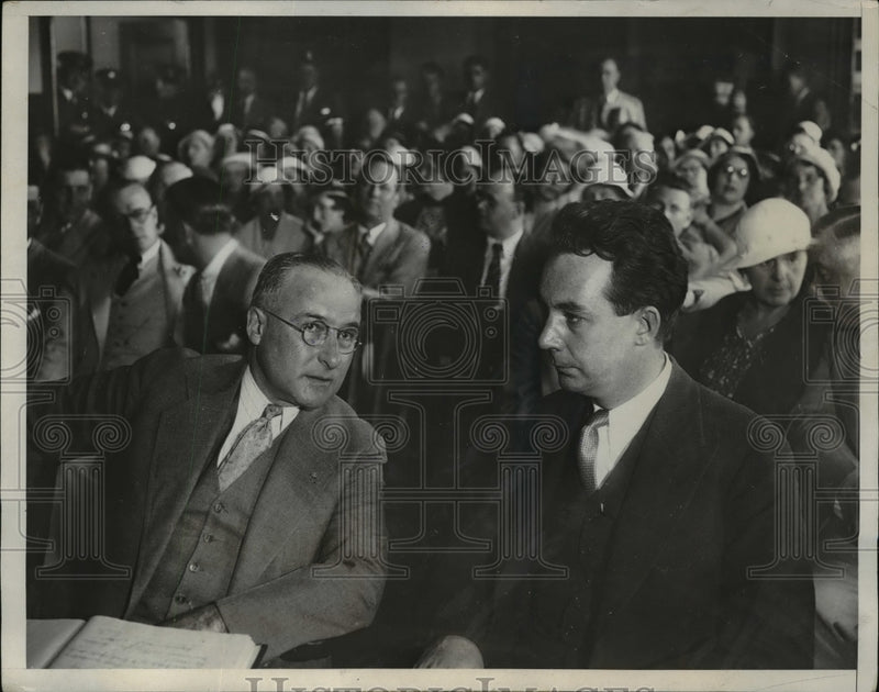 Load image into Gallery viewer, 1933 Press Photo David A Lamson with Attorney on Trial for Killing Wife Allane
