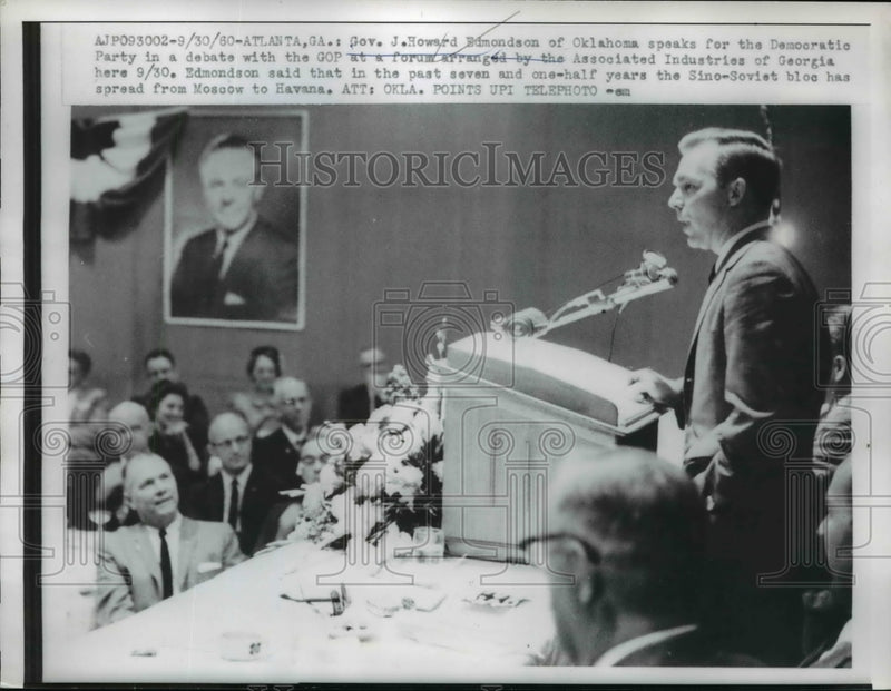 Load image into Gallery viewer, 1960 Press Photo Governor Howard Edmondson of Oklahoma at Associated Industries
