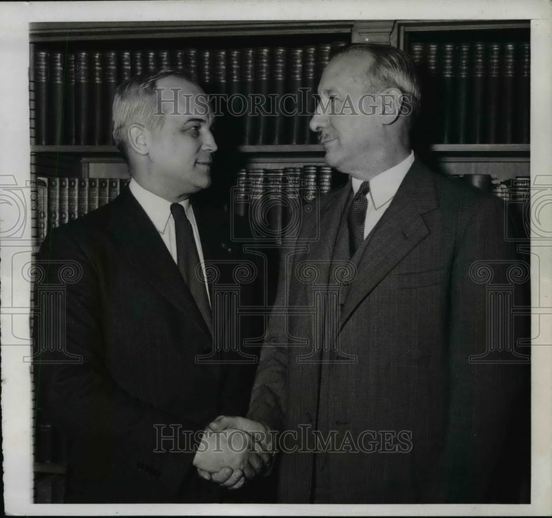 Load image into Gallery viewer, 1941 Press Photo Harold Burton Congratulated by Harold Marsh on Court Admittance
