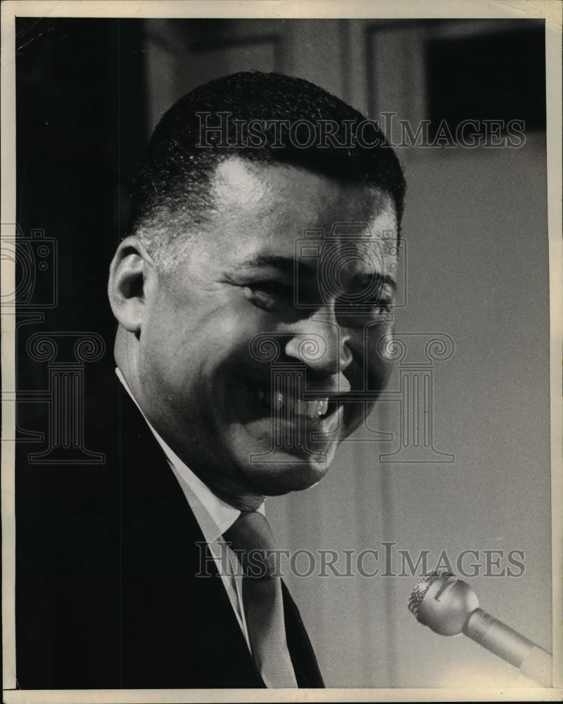 1968 Press Photo Senator Edward Breaks of Massachusetts in Press Conference