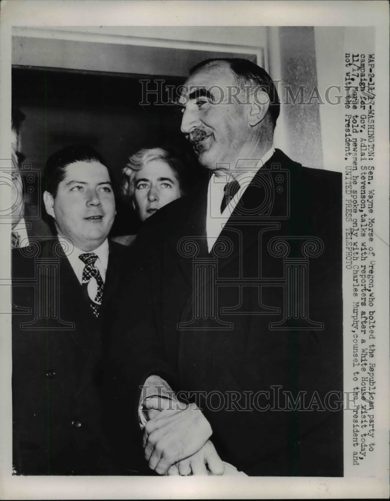 Load image into Gallery viewer, 1952 Press Photo Senator Wayne Morse Talks w Reporters in Washington, D.C.
