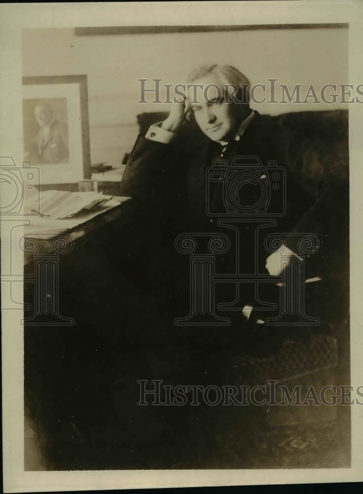 1918 Press Photo Ira Nelson Morris in his Office, Stockholm, Sweden - nef29229