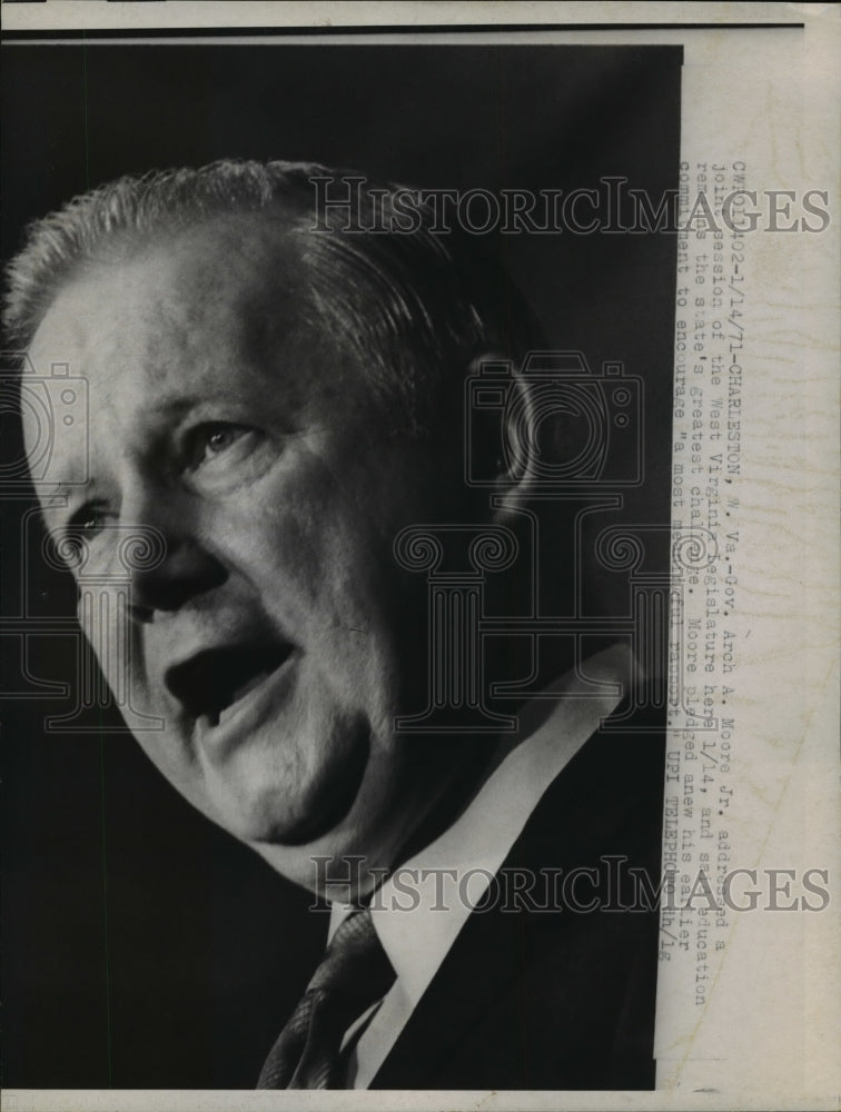 1971 Press Photo Governor Arch Moore Jr. Addresses West Virginia Legislature