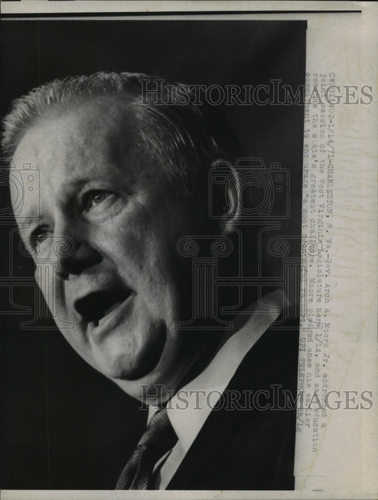 1971 Press Photo Governor Arch Moore Jr. Addresses West Virginia Legislature