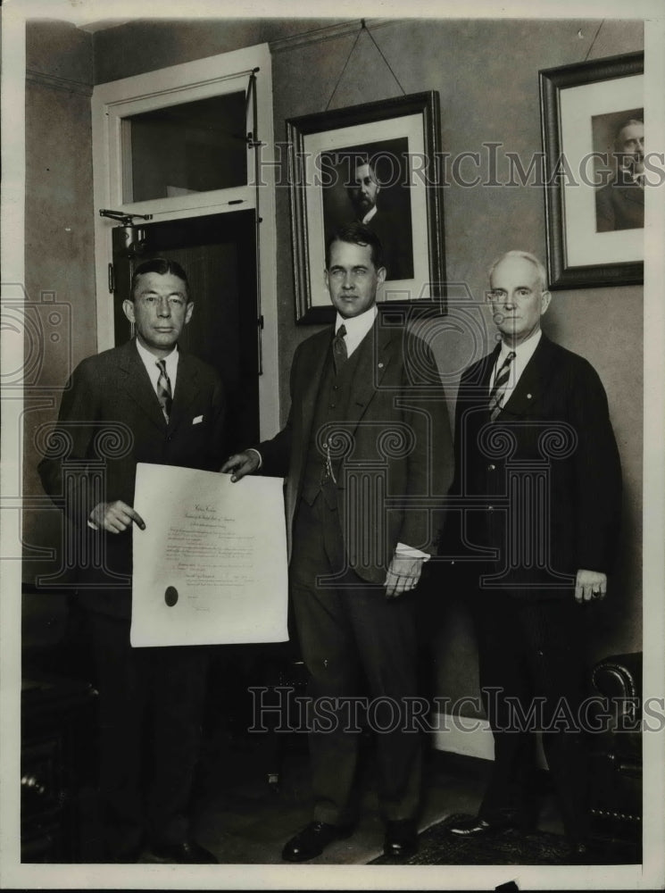 1926 Press Photo Edward P. Warner Swearing In at U.S. Navy department