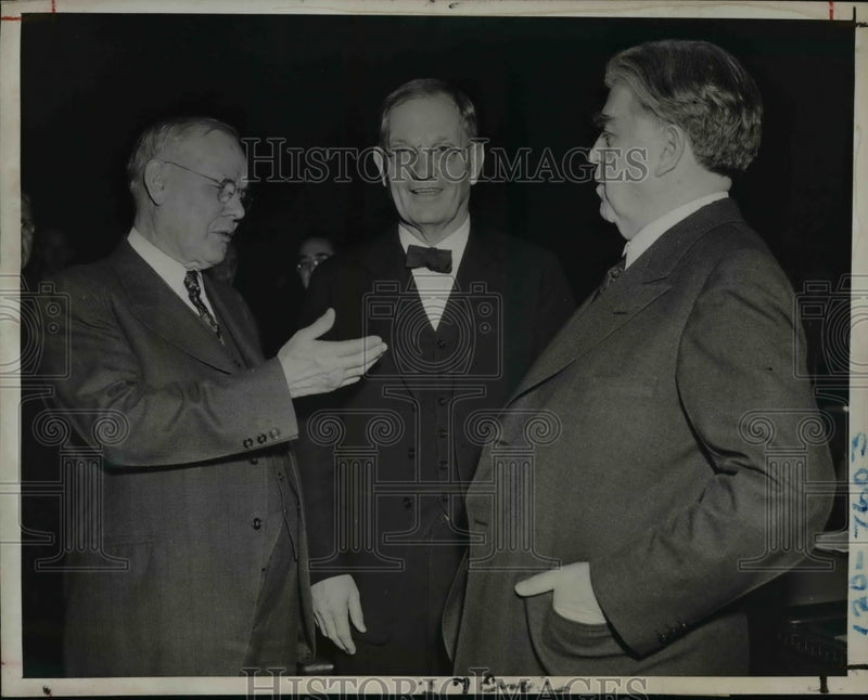Load image into Gallery viewer, 1945 Press Photo Labor-Management Conference Adjourned in Blaze of Negativity
