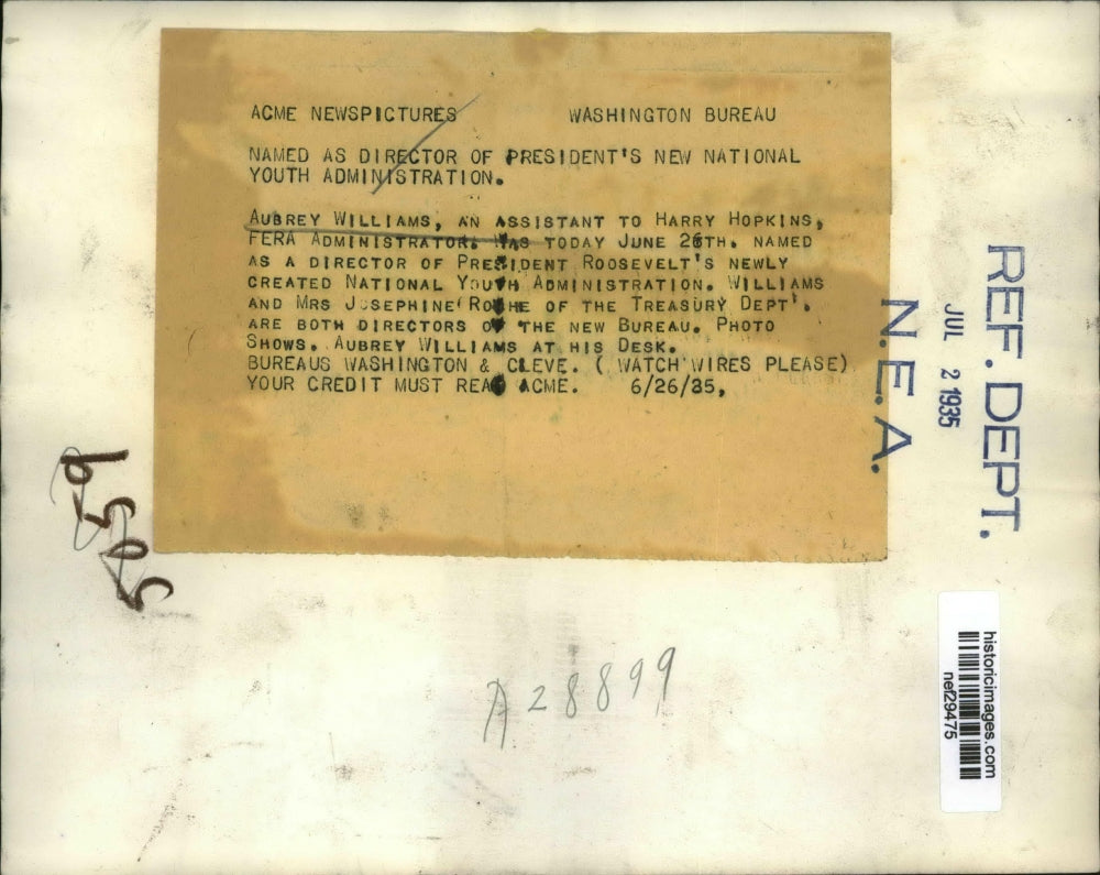 1935 Press Photo Aubrey Williams of National Youth Administration at His Desk