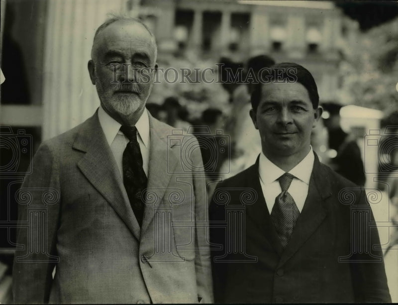 Load image into Gallery viewer, 1924 Press Photo Reverend E. Rhonnda Williams, Dr Ernest James Visit White House
