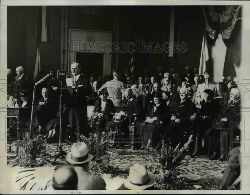 1932 Press Photo Mayor R. Hampton Moore Introduces President Hoover Philadelphia