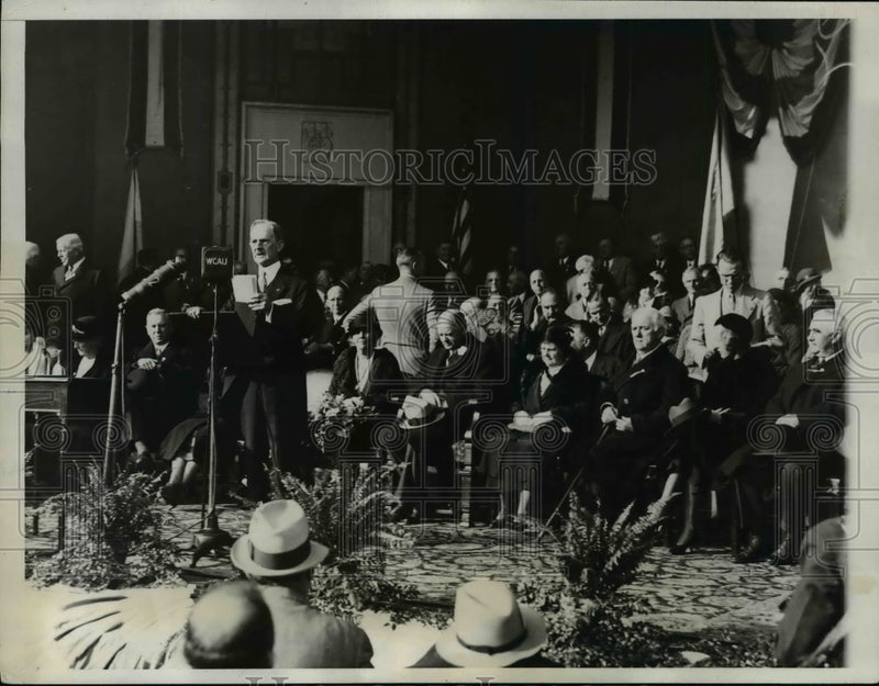 Load image into Gallery viewer, 1932 Press Photo Mayor R. Hampton Moore Introduces President Hoover Philadelphia
