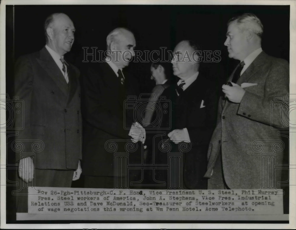 1951 Press Photo Steel union/Labor Leaders at William Penn Hotel Negotiation