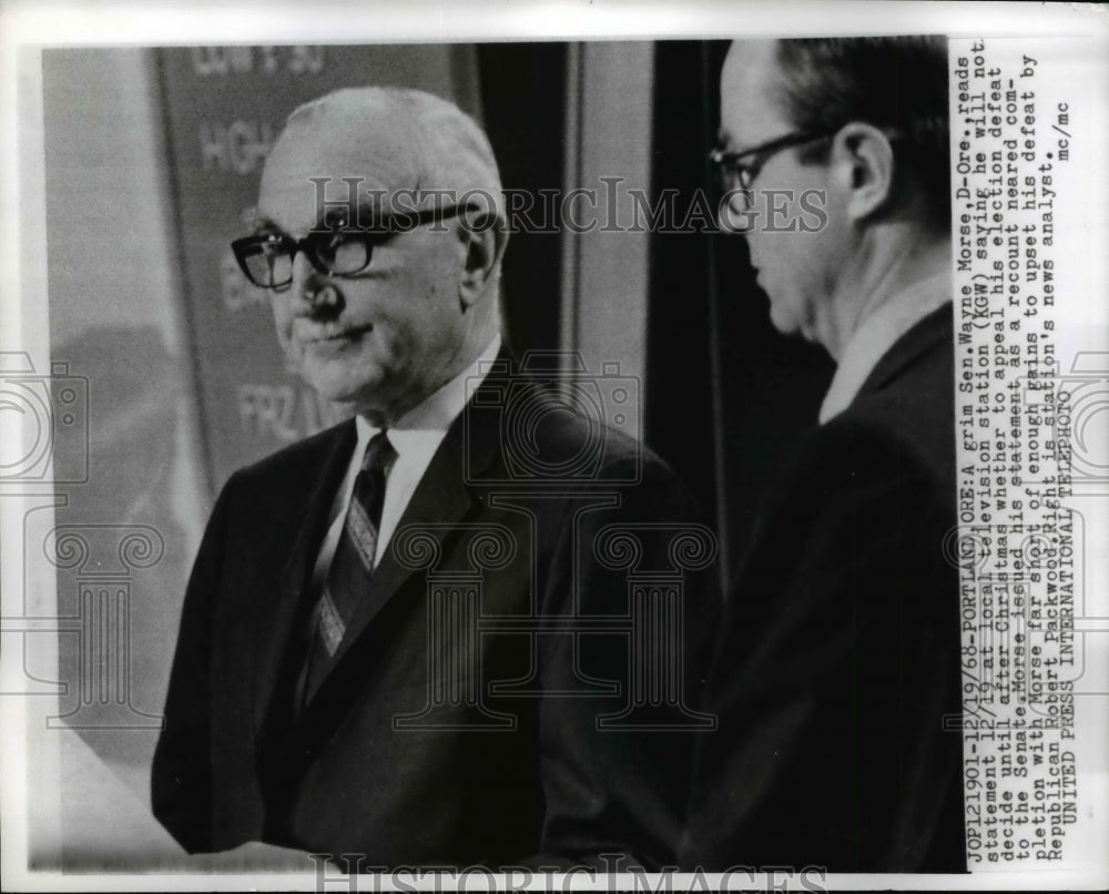 1968 Press Photo Senator Wayne Morse Reading Statement at KGW TV Station Oregon