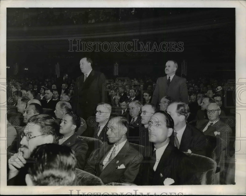 Load image into Gallery viewer, 1945 Press Photo V.M. Molotv, Evan Subasic in San Francisco UNCIO Meeting
