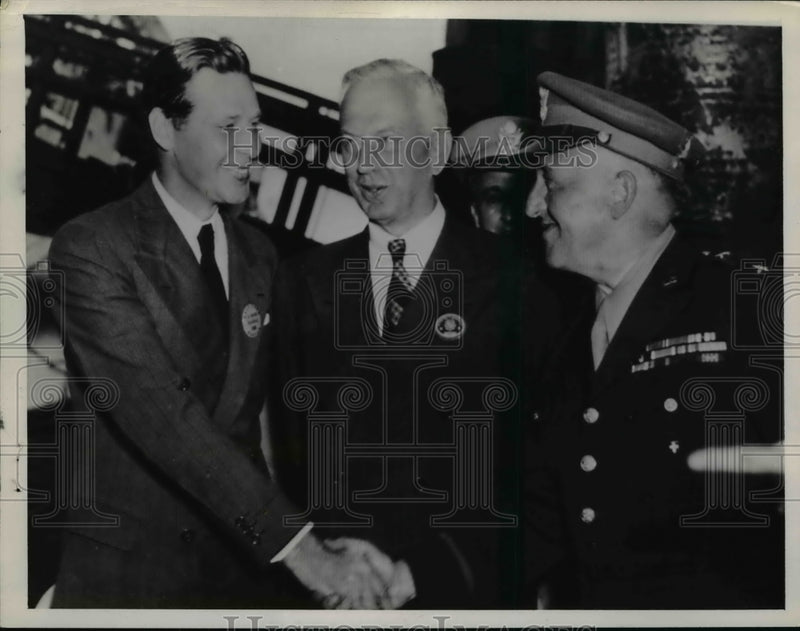 Load image into Gallery viewer, 1945 Press Photo Governor Maurice J. Tobin of Massachusetts - nef29655
