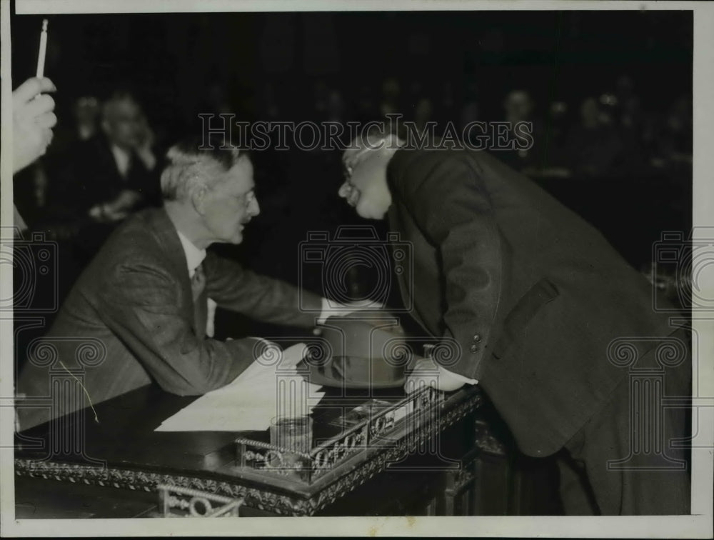 1935 Press Photo J. Hampton Moore, William C. Hunsicker at Philadelphia Hearing