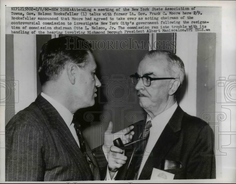 Load image into Gallery viewer, 1960 Press Photo Nelson Rockefeller Talks with Frank Moore at NY State Meeting
