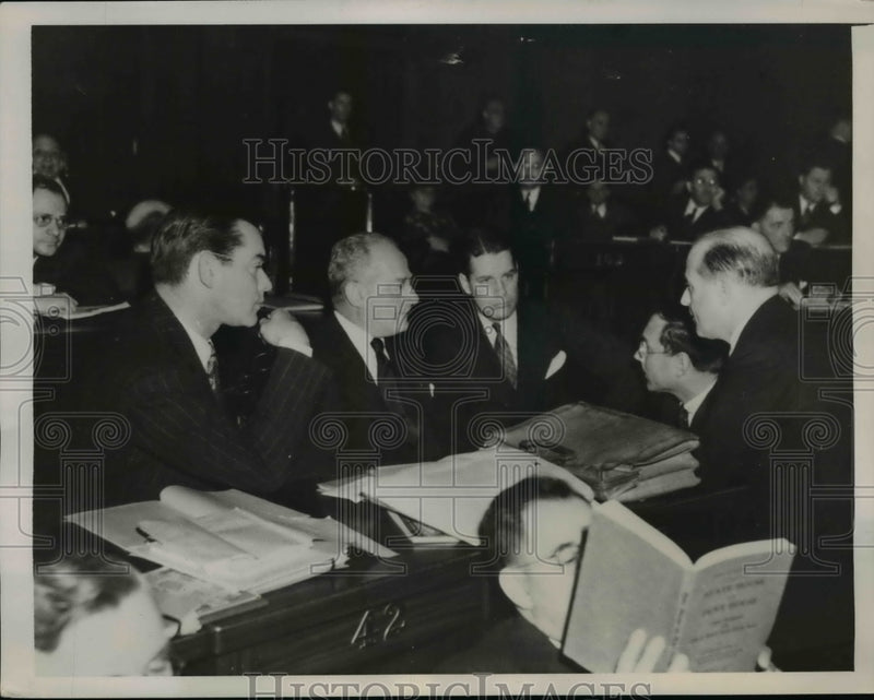 Load image into Gallery viewer, 1940 Press Photo Proponents of Pari-Mutuel Bill at Albany Hearing in NY
