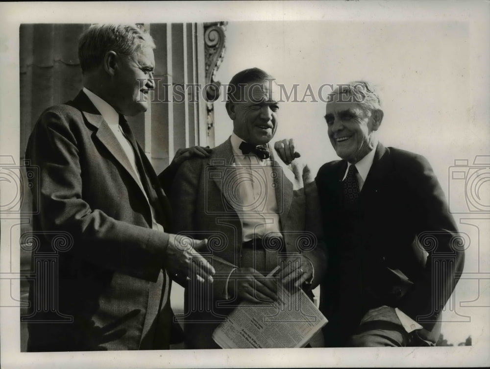 1940 Press Photo Officials Conversing Following McNary Nomination for Vice-Pres