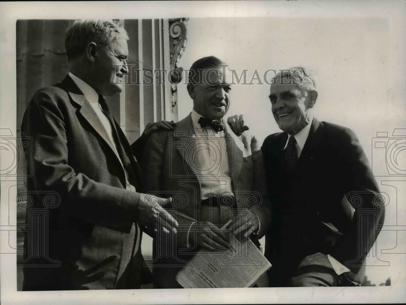 Load image into Gallery viewer, 1940 Press Photo Officials Conversing Following McNary Nomination for Vice-Pres
