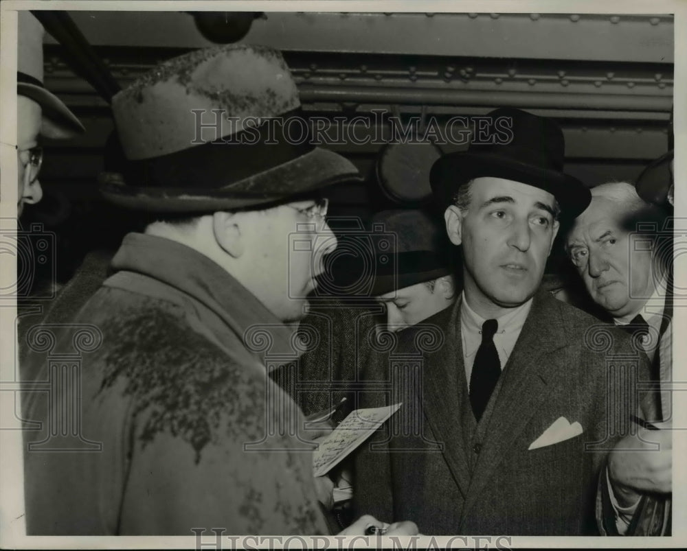 1940 Press Photo Ambassador Laurence A. Steinhardt w/ Reporters on SS Washington- Historic Images