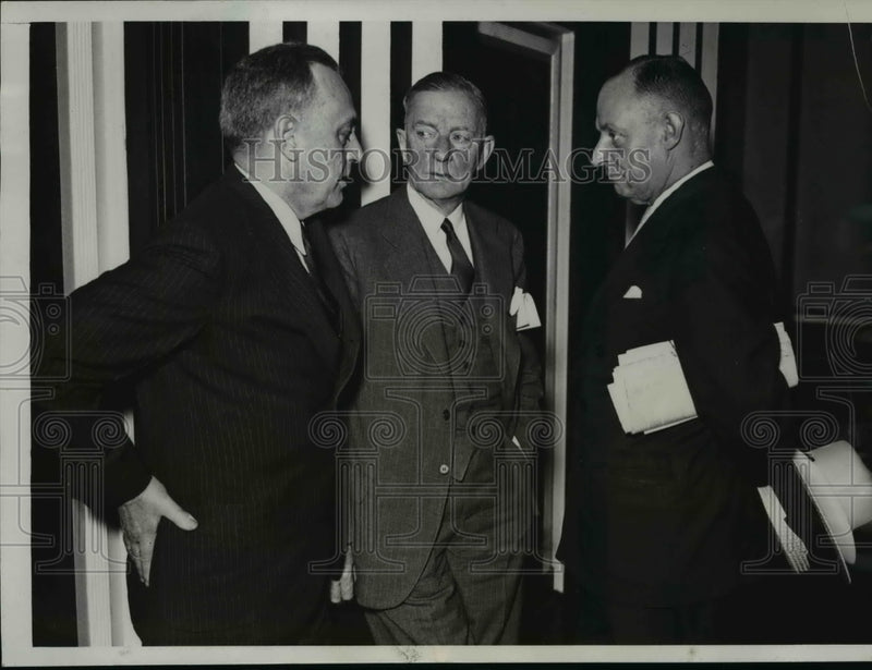 Load image into Gallery viewer, 1934 Press Photo Government Officials at Liquor Control Conference, Chicago
