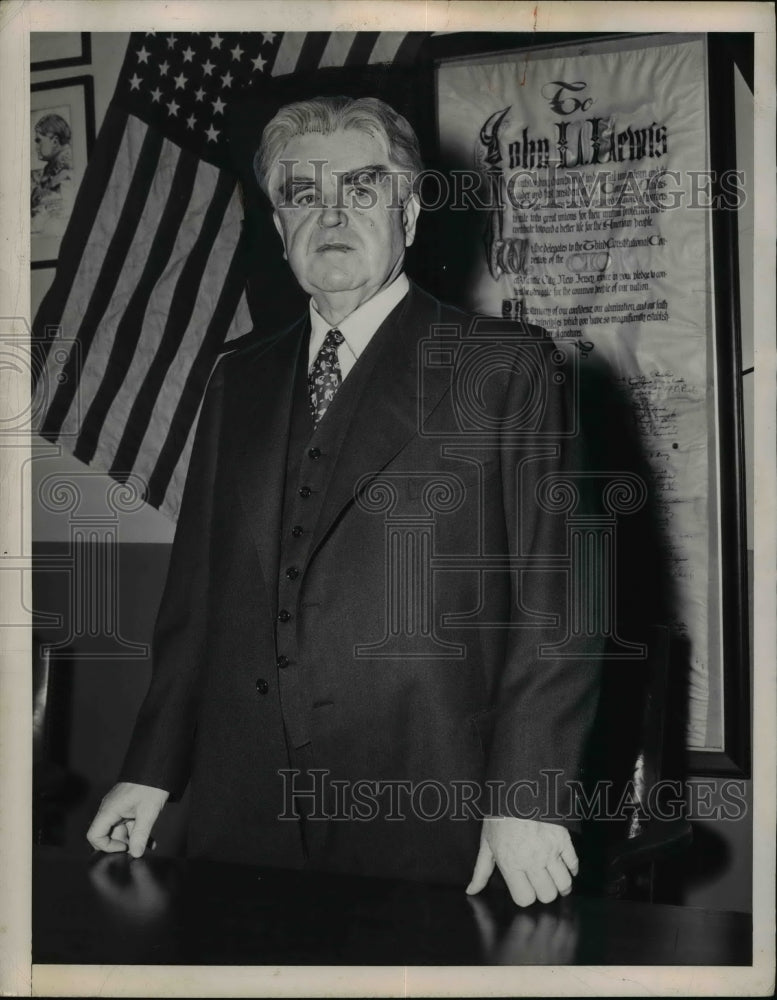1960 Press Photo John Lewis Shown as He Preceded at Union's 200 Policy Meeting