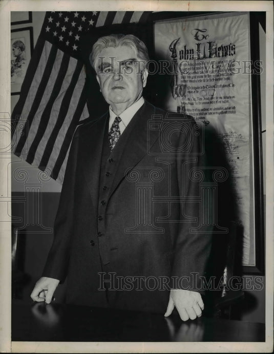 1960 Press Photo John Lewis Shown as He Preceded at Union's 200 Policy Meeting