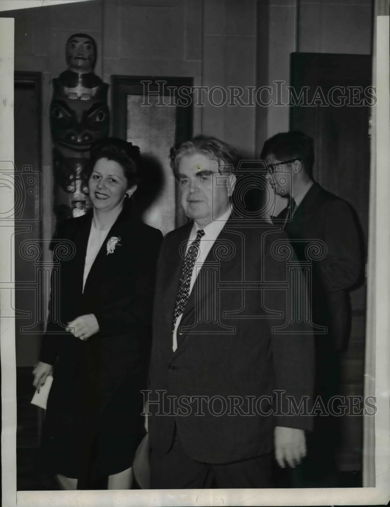 1946 Press Photo Three Very Familiar Figures at Interior Department Reception