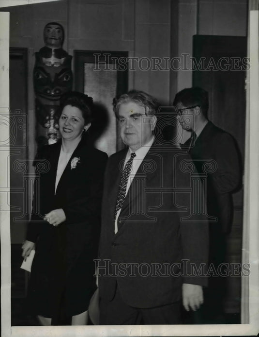 1946 Press Photo Three Very Familiar Figures at Interior Department Reception