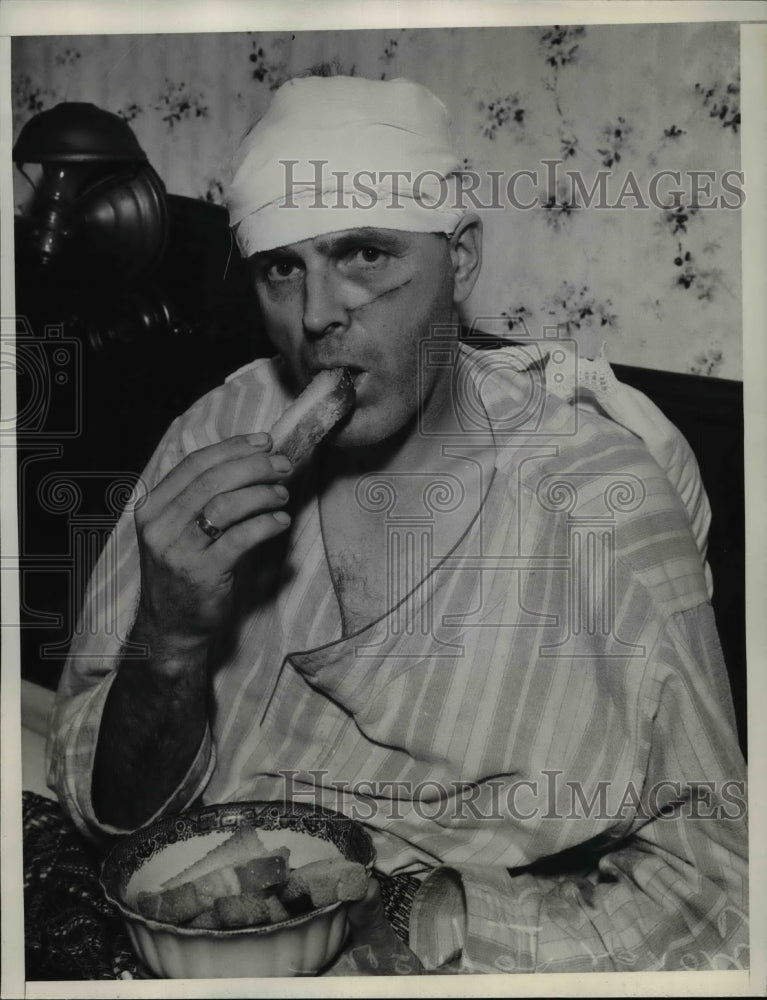 1934 Press Photo Attorney Grover C. Johnson After Kidnapping - nef30193