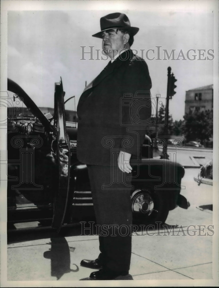 1946 Press Photo John L. Lewis Beside Limousine, Washington, D.C. - nef30232