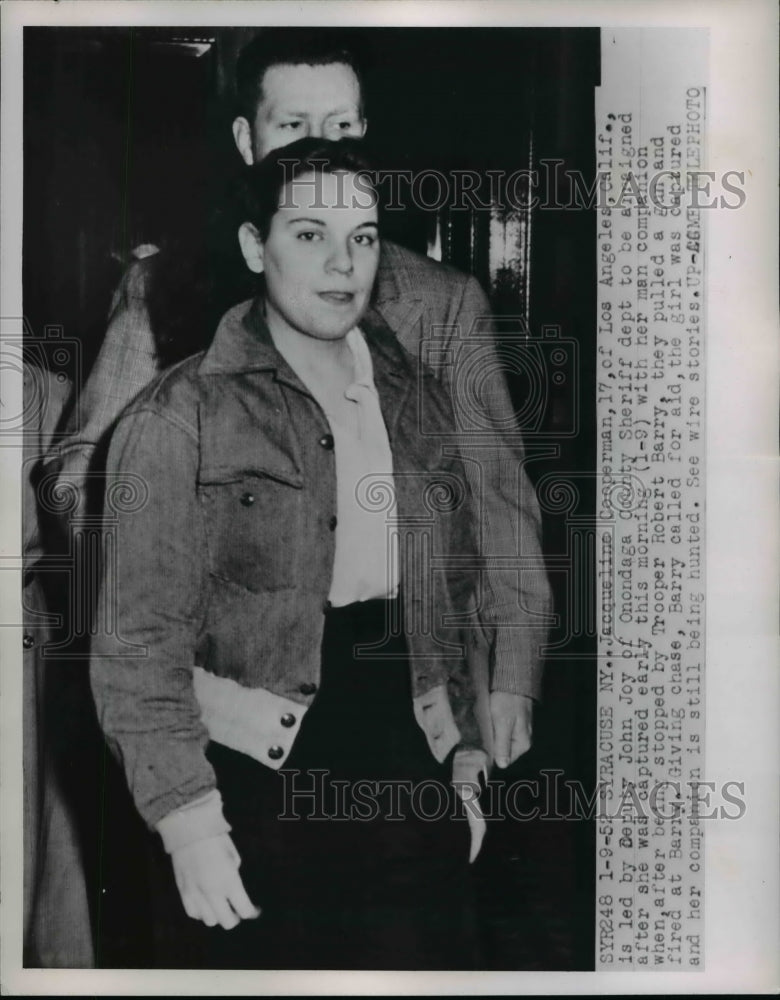 1952 Press Photo Jacqueline Cooperman led to Arraignment in Syracuse, New York