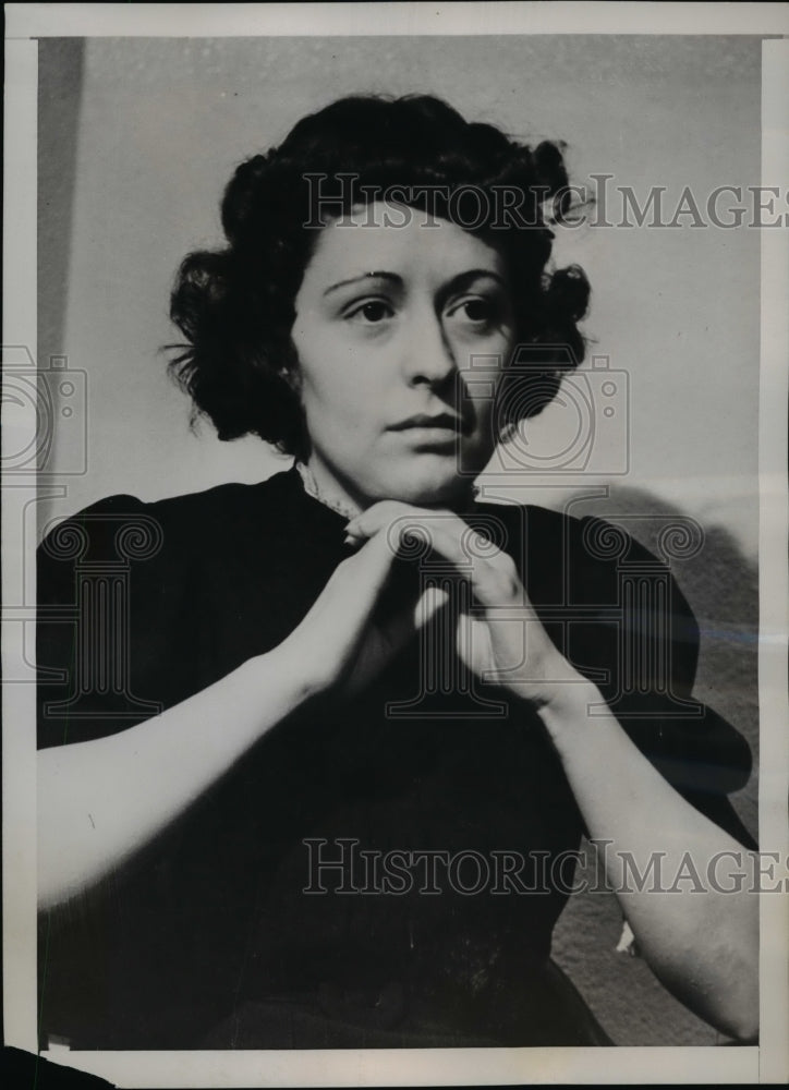Load image into Gallery viewer, 1937 Press Photo Margaret Drennan in New Brunswick Jail for Paul Reeves's Murder
